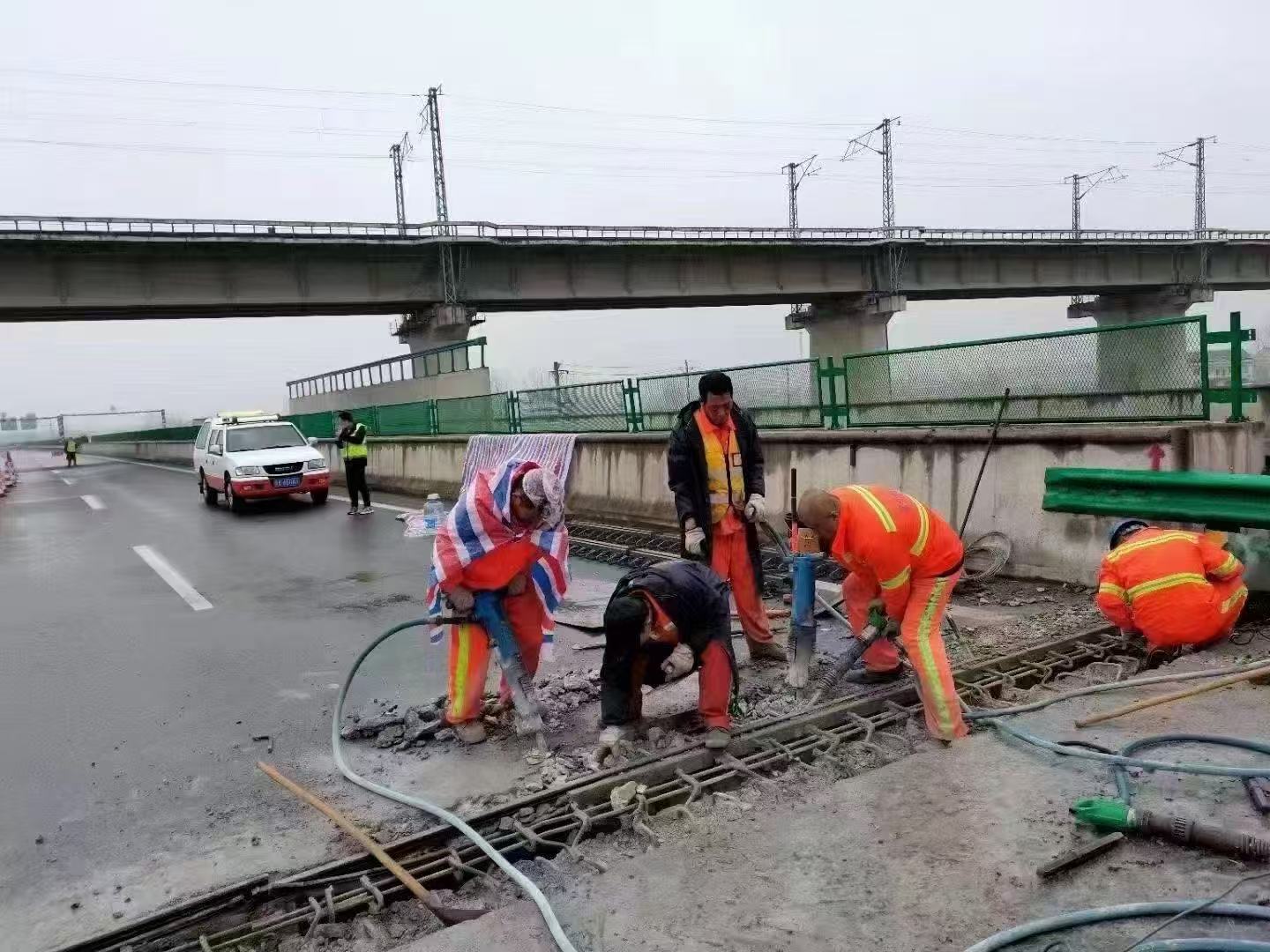 永丰桥梁伸缩缝抢修料